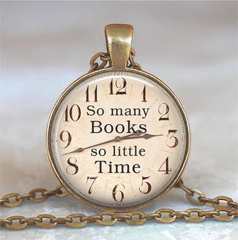 Taschenuhr mit der Inschrift "So many Books, so little Time"