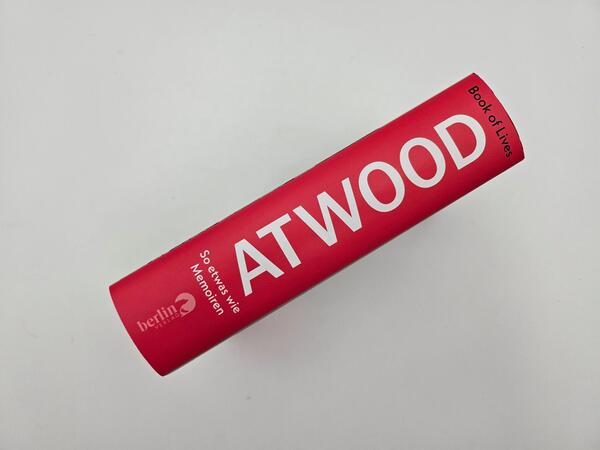 Außenansicht des Buches „Book of Lives “