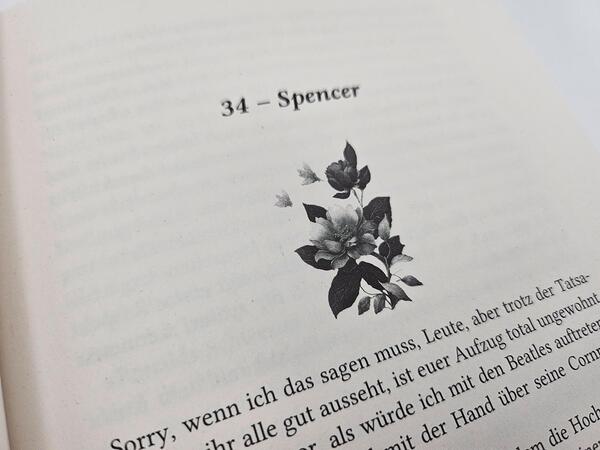 Außenansicht des Buches „Everything I Want With You“