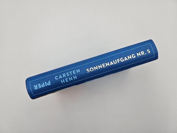 Außenansicht des Buches „Sonnenaufgang Nr. 5“