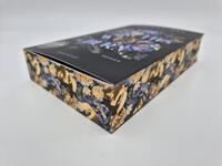 Außenansicht des Buches „The Truths we burn“