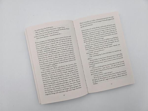Außenansicht des Buches „Natürlich kann man hier nicht leben“