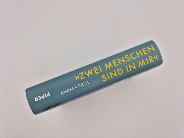 Außenansicht des Buches „„Zwei Menschen sind in mir““