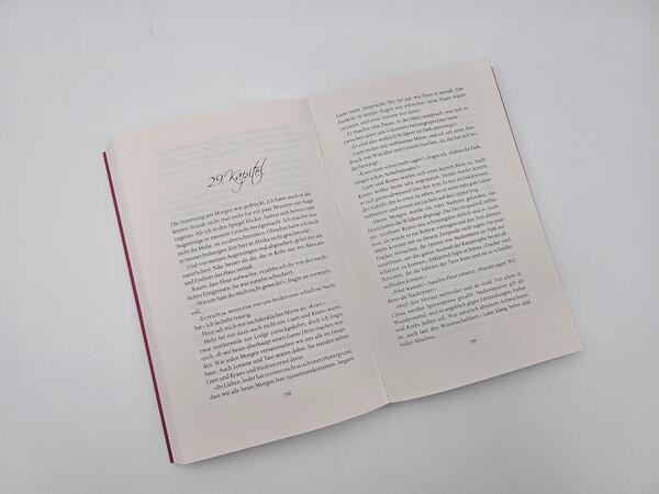 Innenansicht des Buches „A Touch of Wilderness“