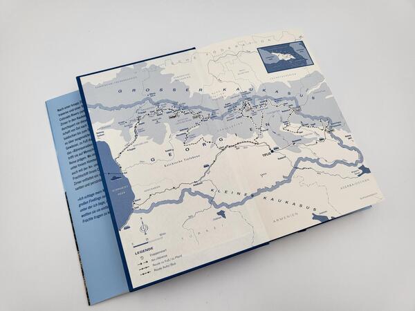 Innenansicht des Buches „Wilde Berge, weites Land“