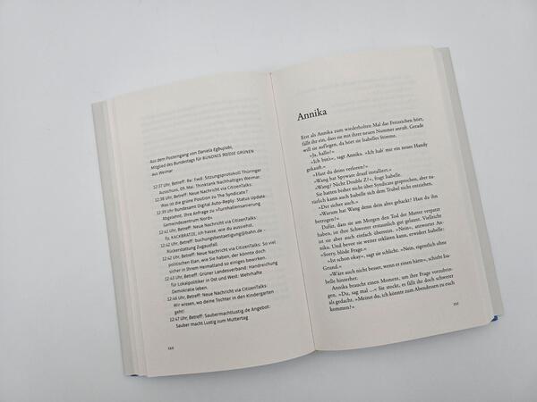 Außenansicht des Buches „Gesellschaftsspiel“