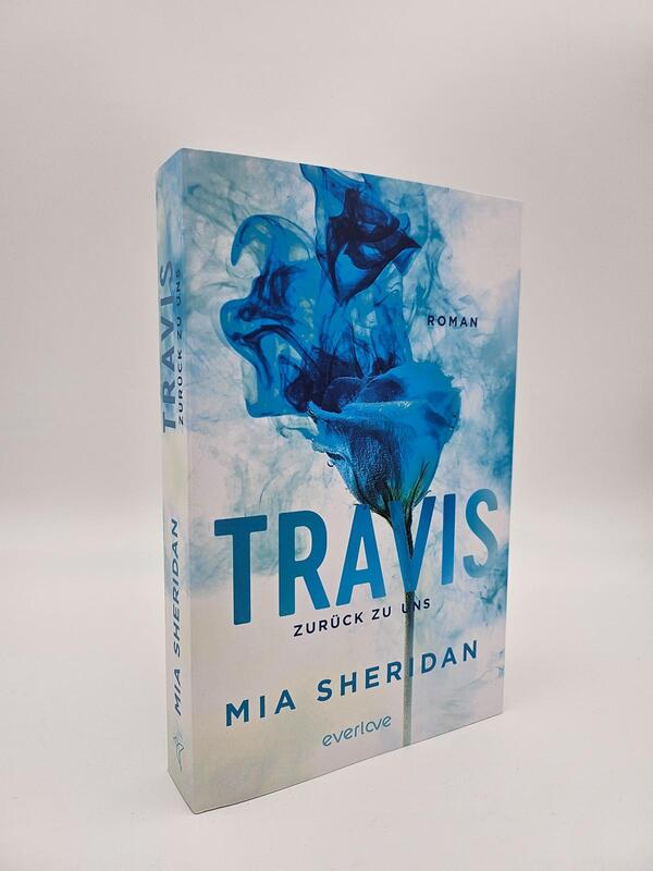 Außenansicht des Buches „Travis. Zurück zu uns“