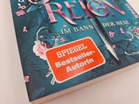 Außenansicht des Buches „Darkest Reign – Im Bann der Hexe“