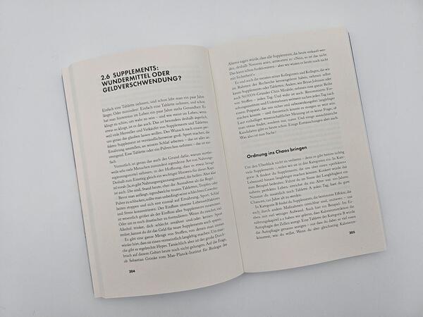 Außenansicht des Buches „Einfach nicht altern?“