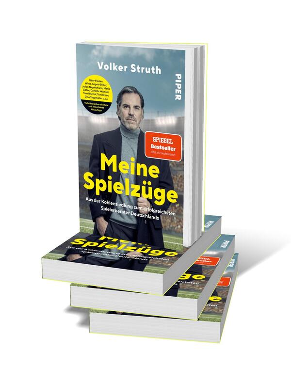 Bücherstapel des Buches „Meine Spielzüge“