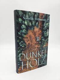 Außenansicht des Buches „Dunkelholz“