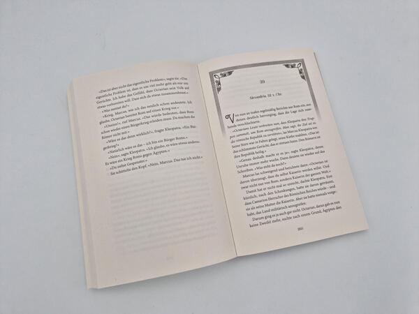 Außenansicht des Buches „Die letzte Pharaonin“