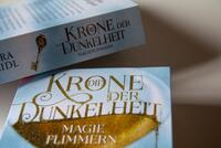 Innenansicht des Buches „Die Krone der Dunkelheit“