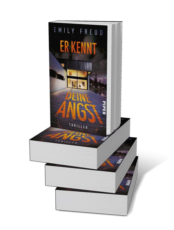 Bücherstapel des Buches „Er kennt deine Angst“