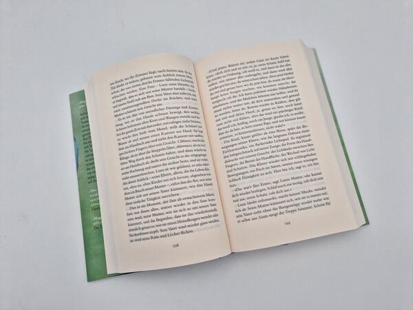 Außenansicht des Buches „Land“