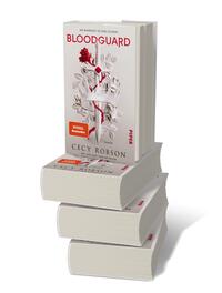 Bücherstapel des Buches „Bloodguard“
