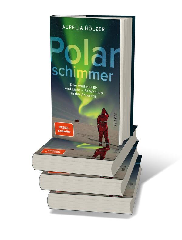 Bücherstapel des Buches „Polarschimmer“