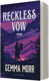 Das Buchcover zeigt eine nächtliche Berglandschaft in Violett- und Rosatönen mit Silhouetten eines Paares, das sich umarmt und ein Kind hält, vor einem Zaun und einem markanten Berg. Oben groß der Titel „RECKLESS VOW“ in hellen, serifenbetonten Großbuchstaben, darunter klein „ROMAN“. Unten Autorennamen „GEMMA MORR“ in ähnlicher Typografie. Stimmung: romantisch, leicht dramatisch.