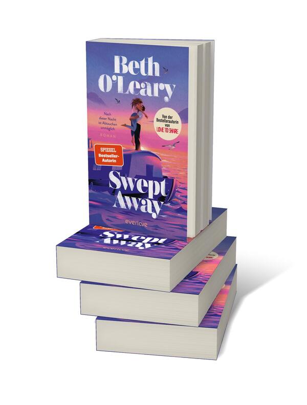 Bücherstapel des Buches „Swept away – Nach dieser Nacht ist Abtauchen unmöglich“