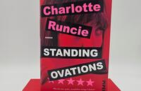 Außenansicht des Buches „Standing Ovations“