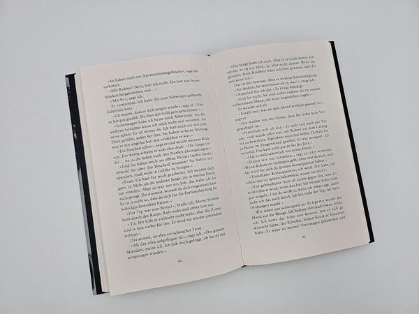 Außenansicht des Buches „Erde“