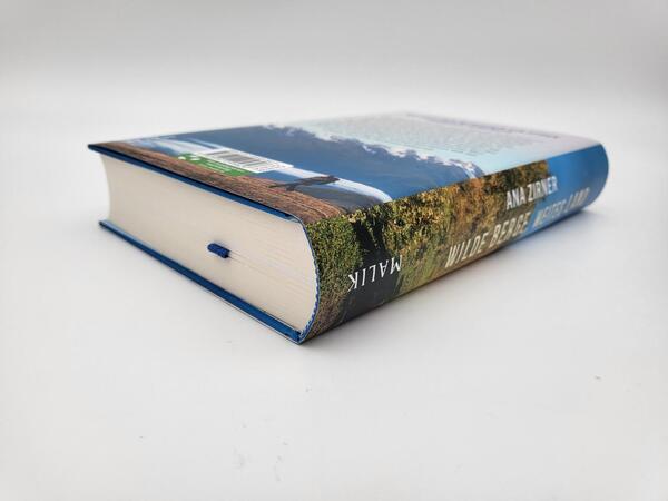 Innenansicht des Buches „Wilde Berge, weites Land“