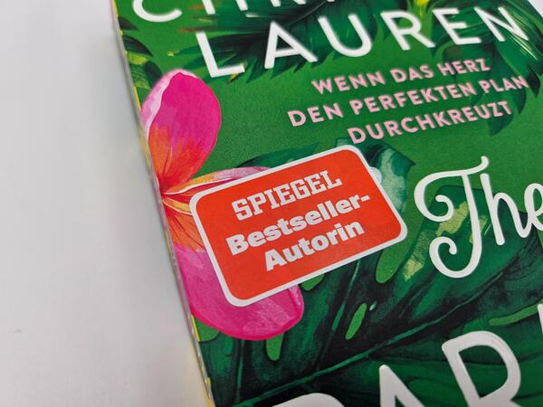 Außenansicht des Buches „The Paradise Problem – Wenn das Herz den perfekten Plan durchkreuzt“