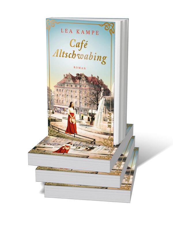 Bücherstapel des Buches „Café Altschwabing“