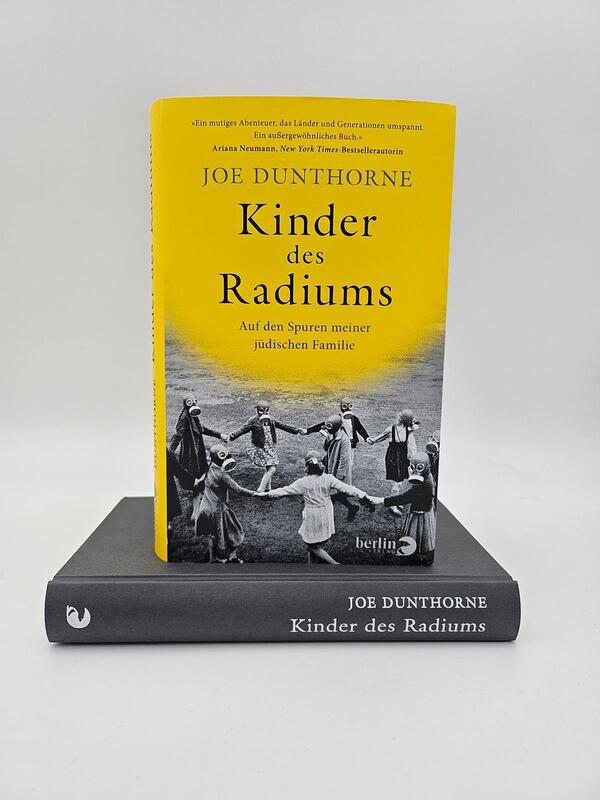 Außenansicht des Buches „Kinder des Radiums“