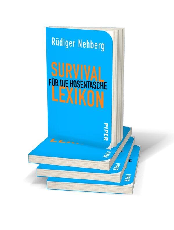 Bücherstapel des Buches „Survival-Lexikon für die Hosentasche“