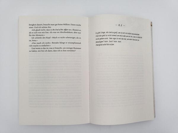 Innenansicht des Buches „Where the Clouds Move Faster“