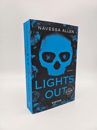 Außenansicht des Buches „Lights Out“