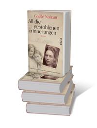 Bücherstapel des Buches „All die gestohlenen Erinnerungen“