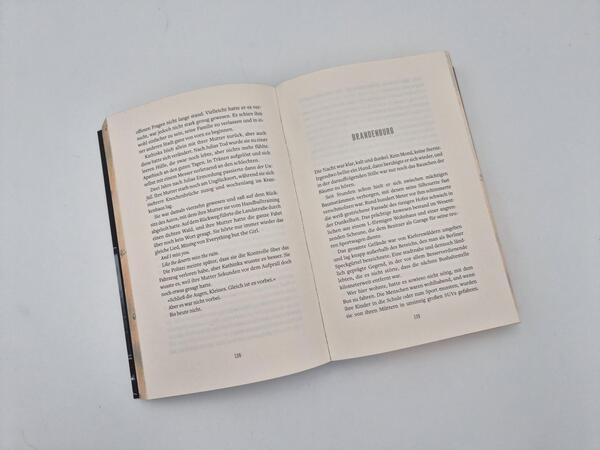 Außenansicht des Buches „Das Camp“