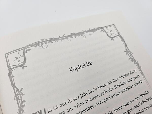 Innenansicht des Buches „Die Mutter der Berggorillas“