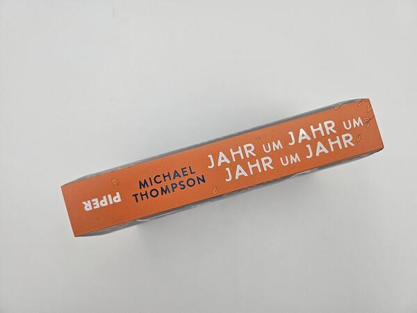 Außenansicht des Buches „Jahr um Jahr um Jahr um Jahr “