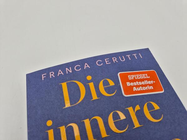 Außenansicht des Buches „Die innere Oma“
