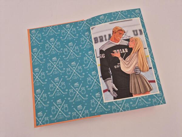 Außenansicht des Buches „The Score – Mitten ins Herz“