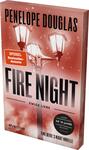 Das Buchcover zeigt eine romantische, nostalgische Szene mit zwei beleuchteten Laternen vor einem sanften, rot-häuslichen Hintergrund. Der Titel „FIRE NIGHT“ ist in auffälligen, schwarzen Großbuchstaben prominent platziert, während darunter „ewige Liebe“ in einer kleineren, eleganten Schriftart steht. Der Autorname „PENELOPE DOUGLAS“ ist in großen Buchstaben oben auf dem Cover zu sehen. Ein Hinweis im unteren Bereich verweist auf die Altersfreigabe ab 18 Jahren. Die Gesamtatmosphäre wirkt warm und einladend.
