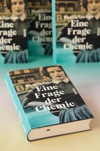 Innenansicht des Buches „Eine Frage der Chemie“
