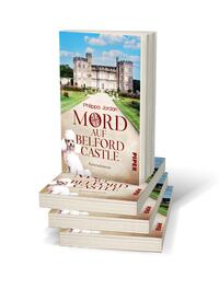 Bücherstapel des Buches „Mord auf Belford Castle“
