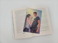 Außenansicht des Buches „Darkest Reign – Im Bann der Hexe“