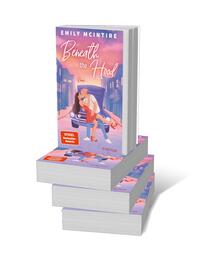 Bücherstapel des Buches „Beneath the Hood“