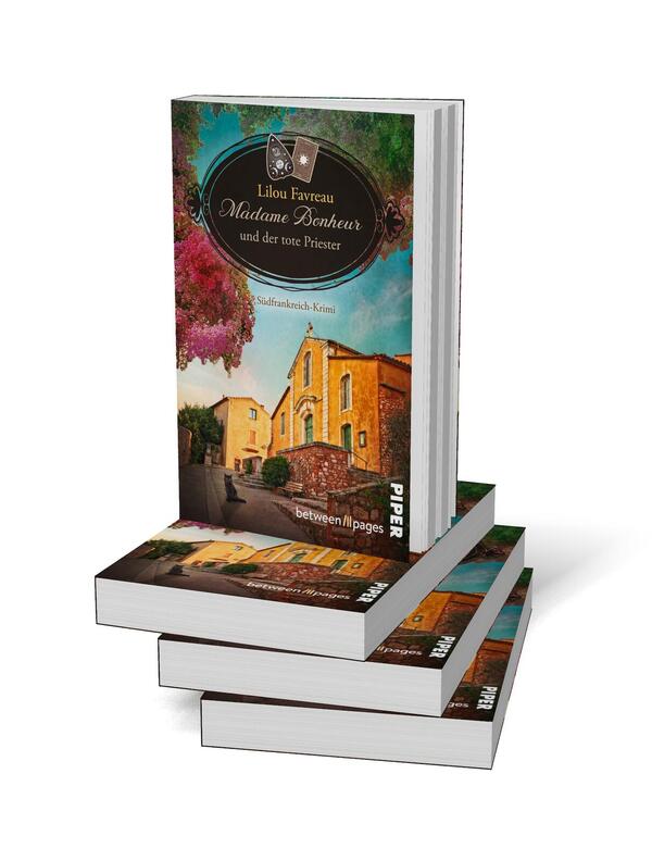 Bücherstapel des Buches „Madame Bonheur und der tote Priester“