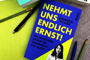 Annada Klaar Nehmt uns endlich ernst: Buch und Stifte