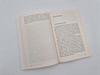 Außenansicht des Buches „Als Licht das Dunkel durchdrang“