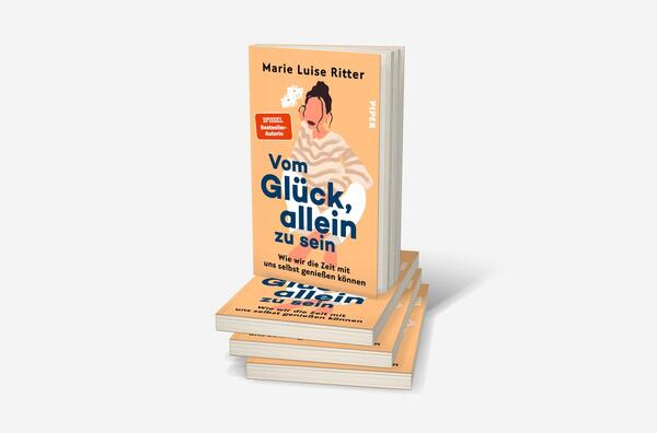 Bücherstapel des Buches „Vom Glück, allein zu sein“