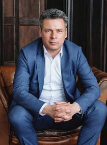 Kayhan  Özgenc