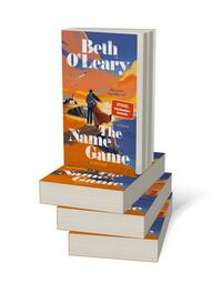Bücherstapel des Buches „The Name Game – Wer ist hier eigentlich wer?“