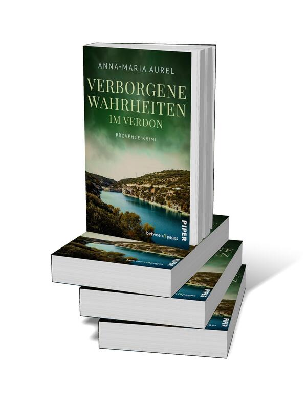 Bücherstapel des Buches „Verborgene Wahrheiten im Verdon“